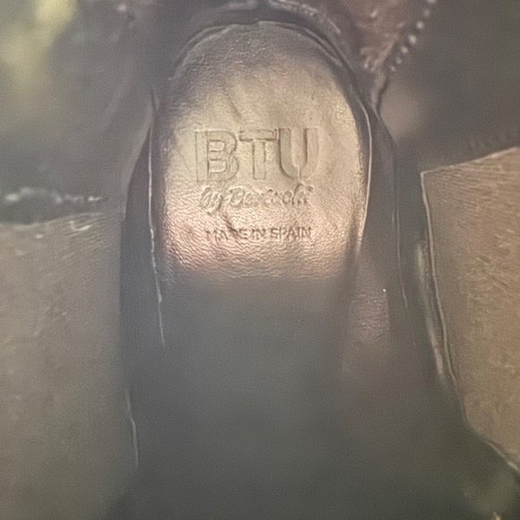 Bertuchi Womens Lug Sole Chelsea Ankle Boots Size 6.5 Black Suede Leather - Picture 5 of 5